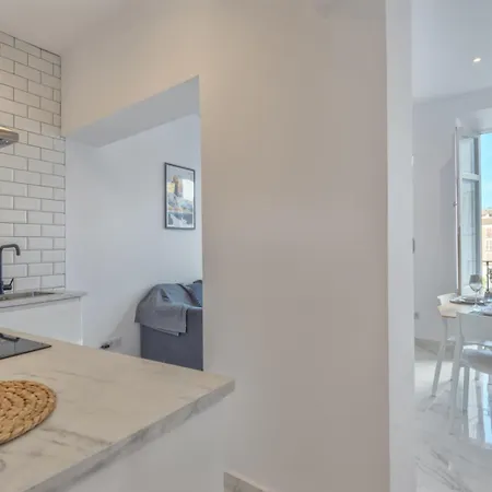 Atenea Deluxe Apartment